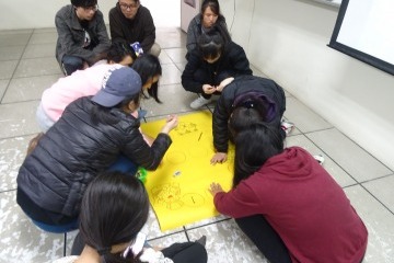 教材教法工作坊學生分組討論情形 - 梁淑慧.JPG