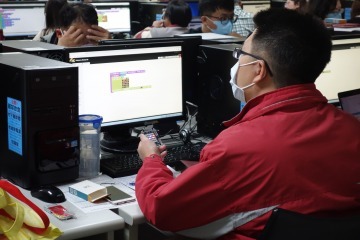 圖5 學員實際操作(1).JPG