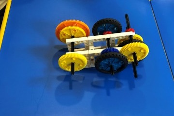圖4 學生自製飛輪車.jpg