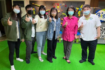 圖3 學生與講師的合照.jpg