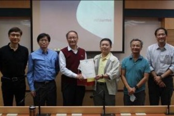 圖四、與陳俊良院長合影.jpg