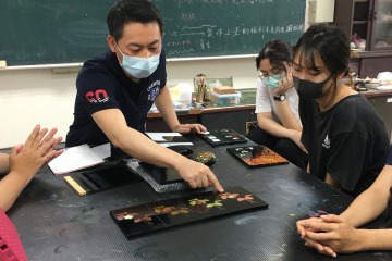 解說不同漆藝技法應用的差異.JPG