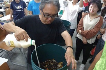 加入牛奶增加液肥的碳氮.jpg